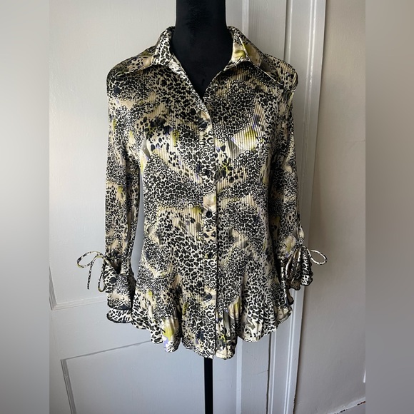 Essentials by Milano Black and White Ruffled Button Down Blouse - Picture 1 of 6